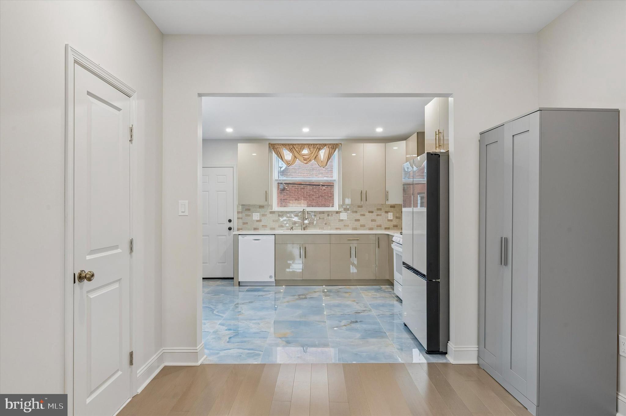 PHILADELPHIA (SOUTH) - Residential