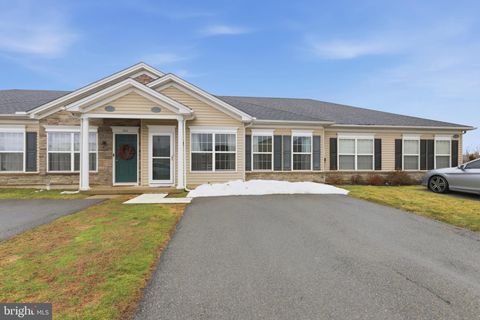 Townhouse For Sale - 2022 Mercer Way<br/> EASTON, PA 18040