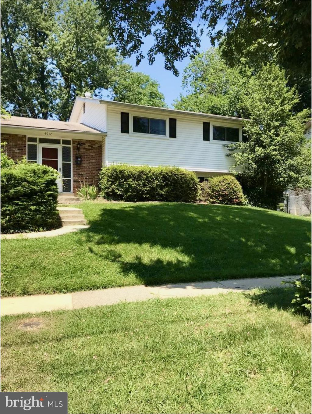 Photo of 4917 Mccall Street, ROCKVILLE, MD 20853 (MLS # MDMC2206096)