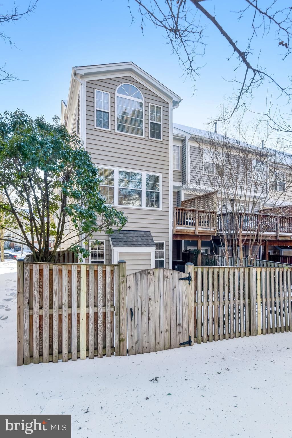 SOUTH RIDING - Residential