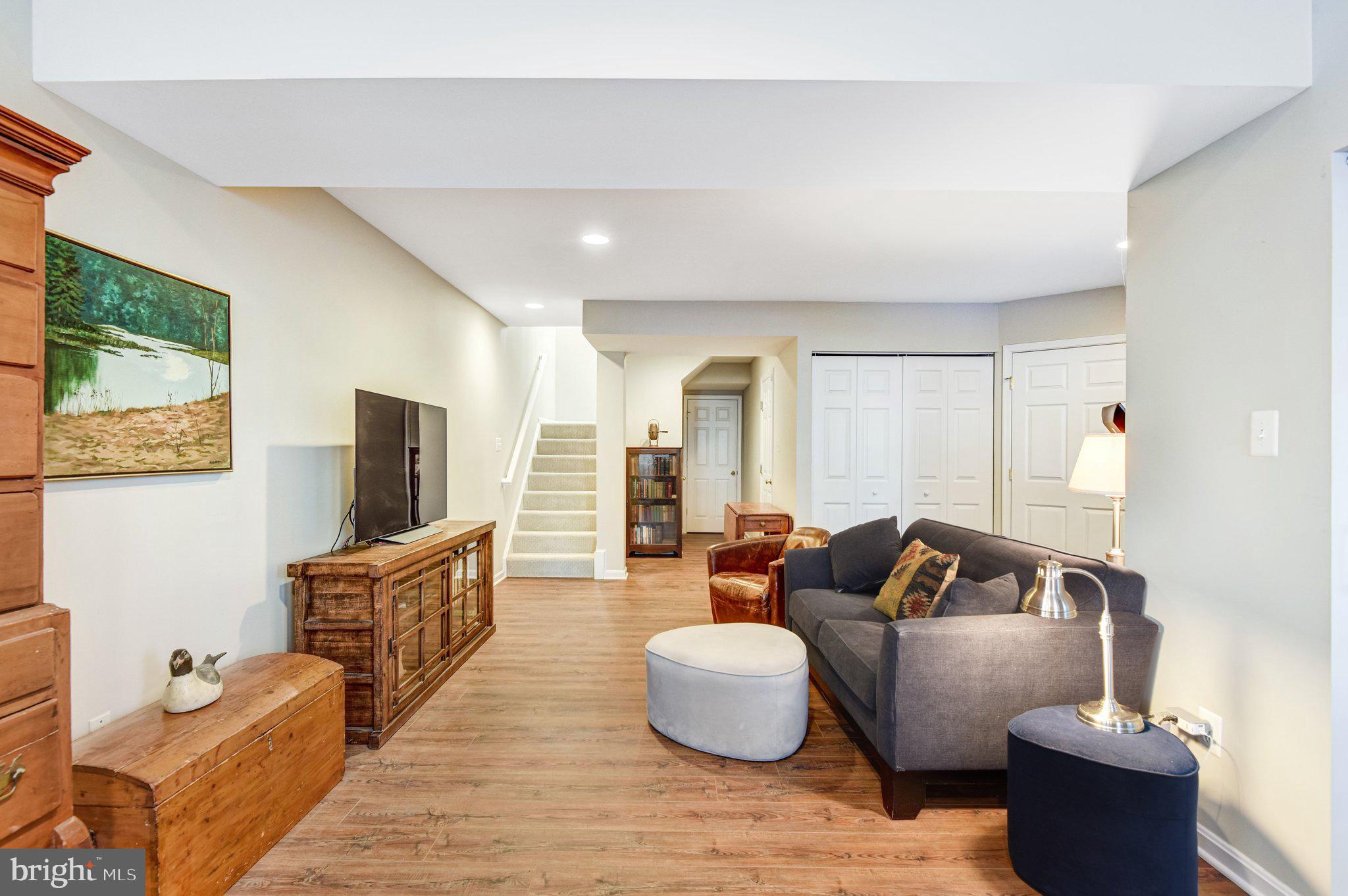 SOUTH RIDING - Residential