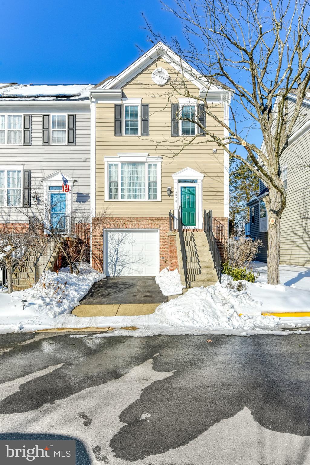 SOUTH RIDING - Residential