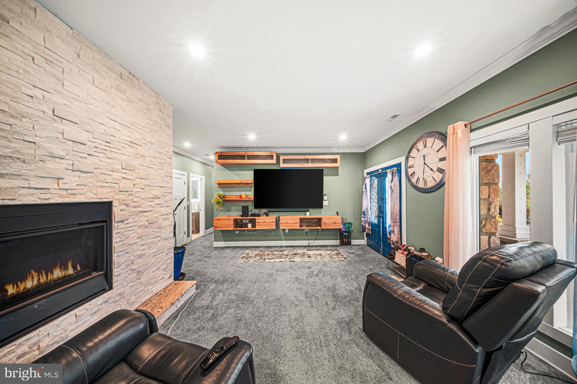 JUSTA FARMS - Residential