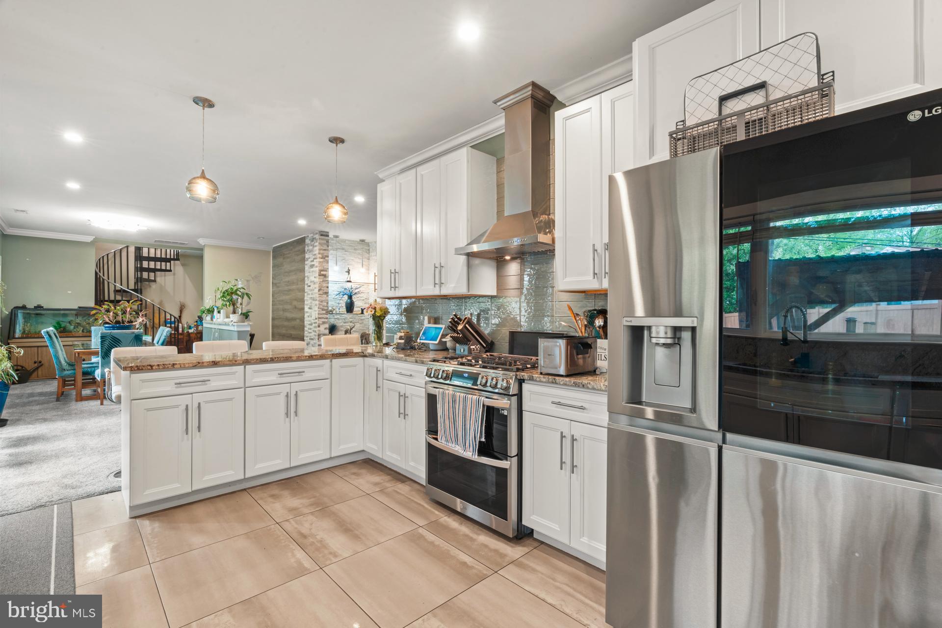 JUSTA FARMS - Residential