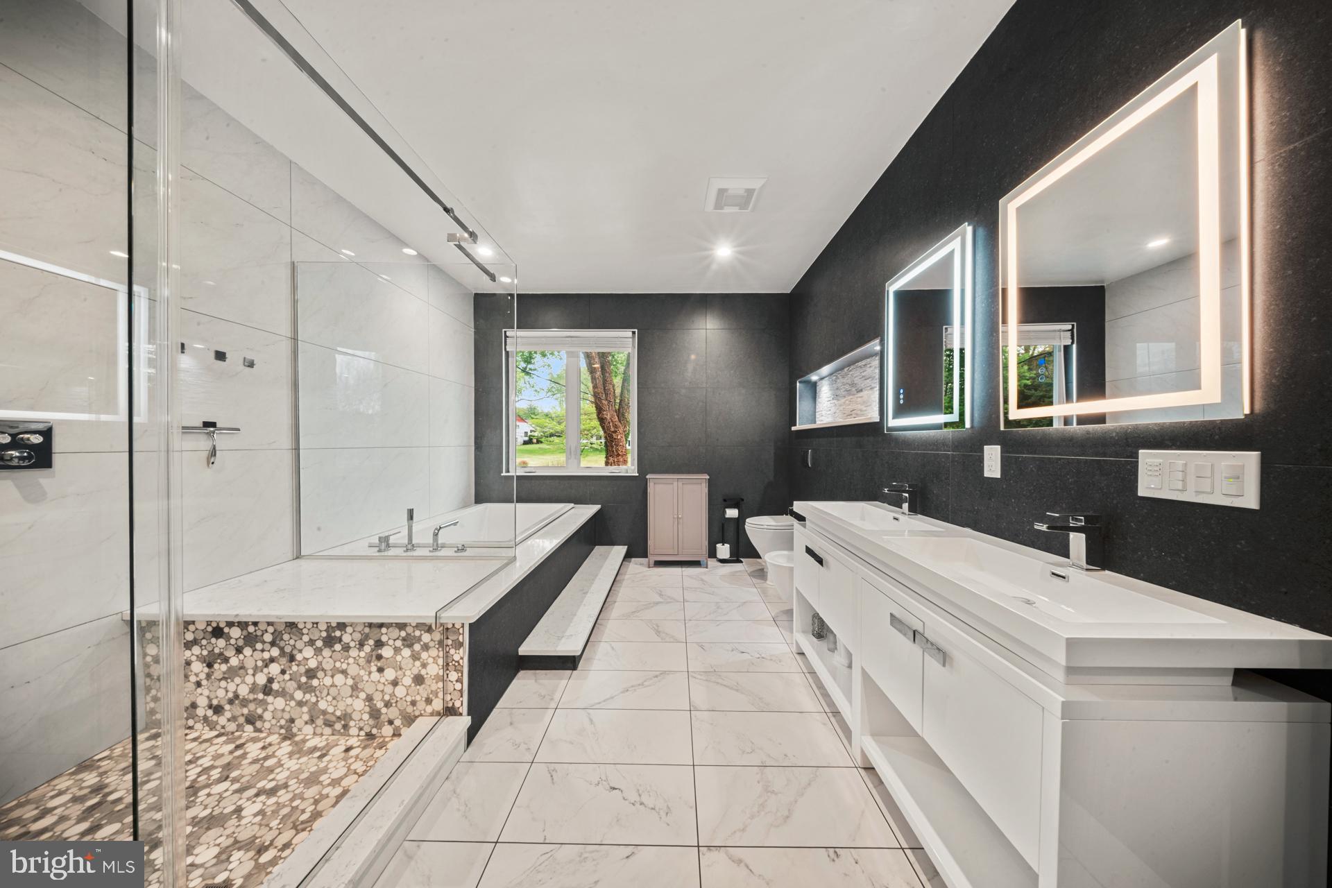 JUSTA FARMS - Residential