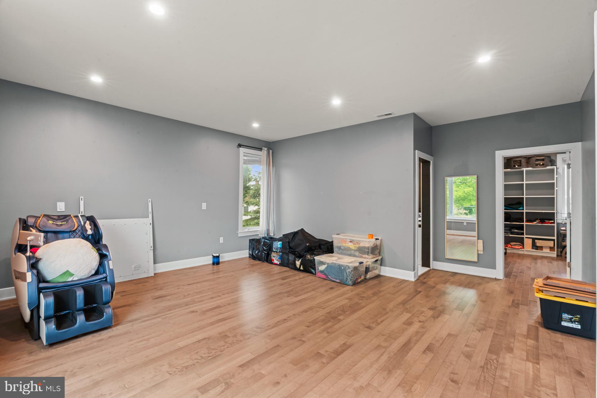 JUSTA FARMS - Residential