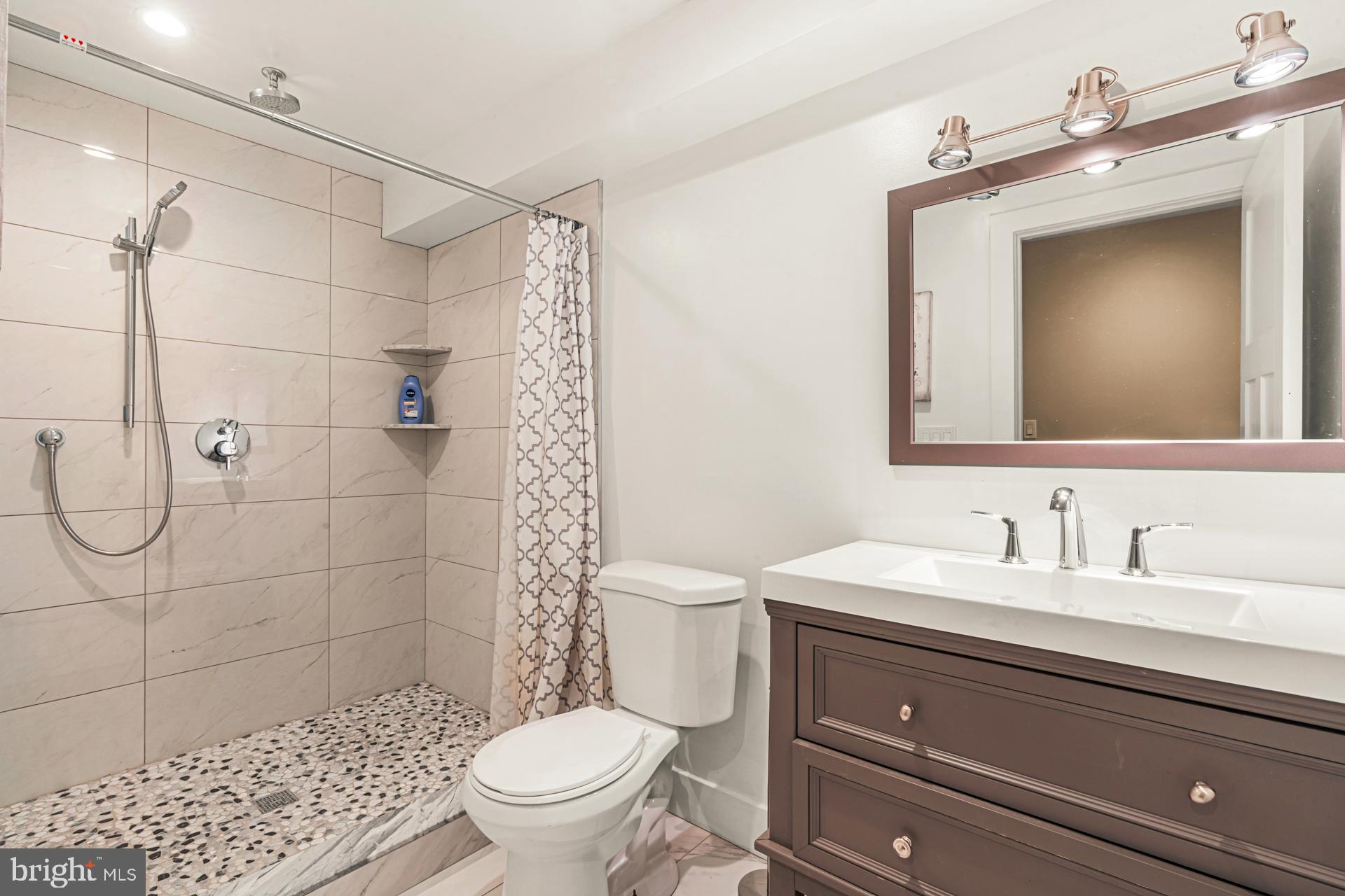 JUSTA FARMS - Residential