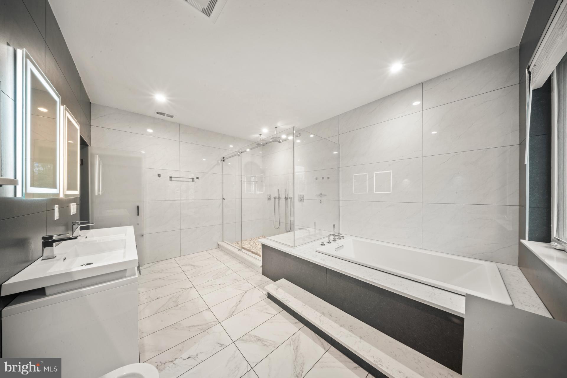 JUSTA FARMS - Residential