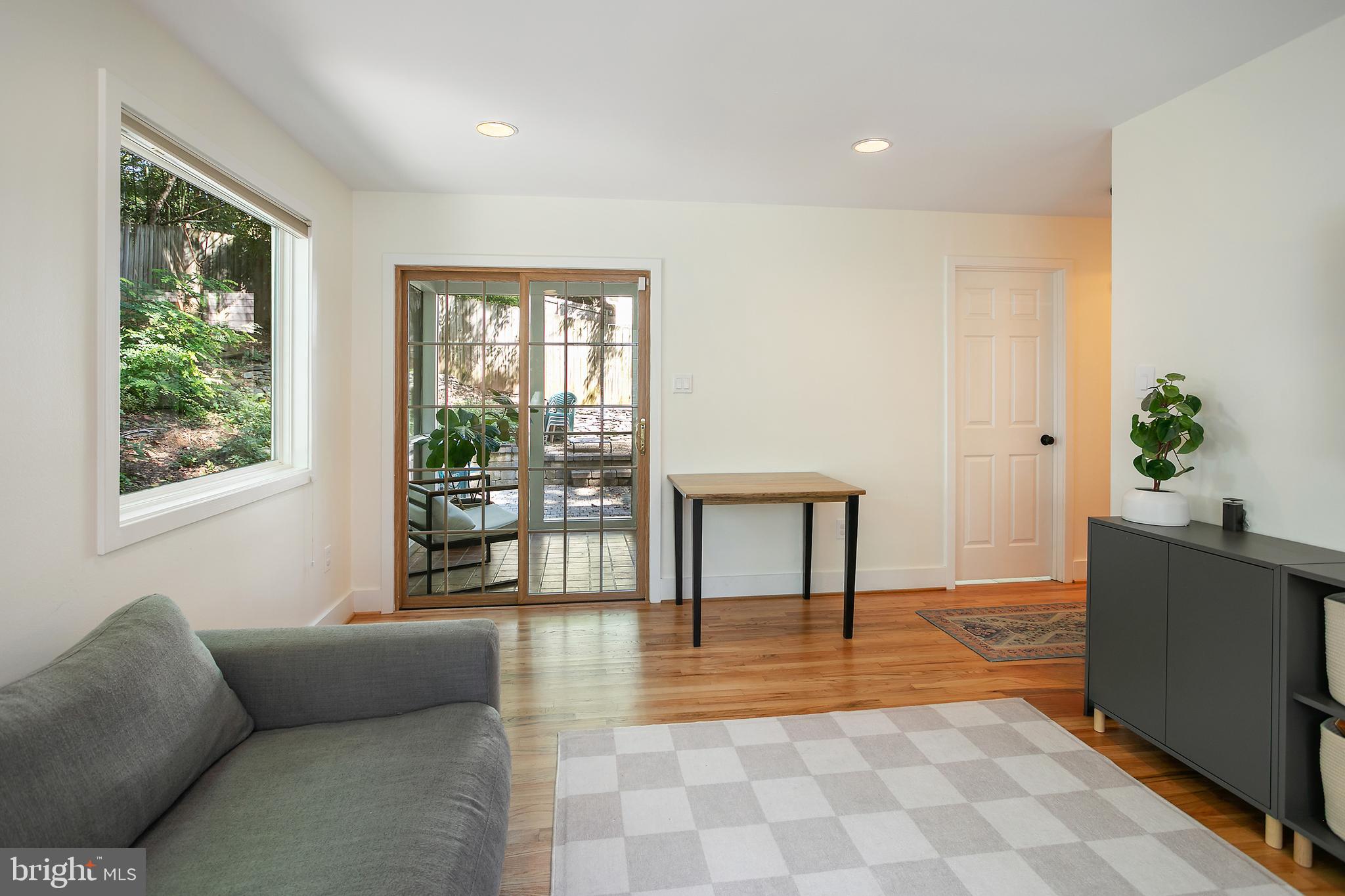 KENSINGTON - Residential