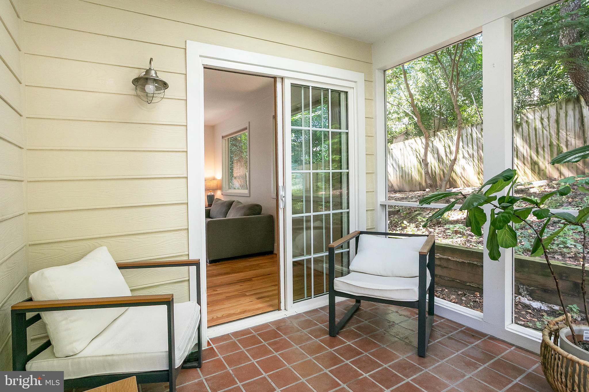 KENSINGTON - Residential