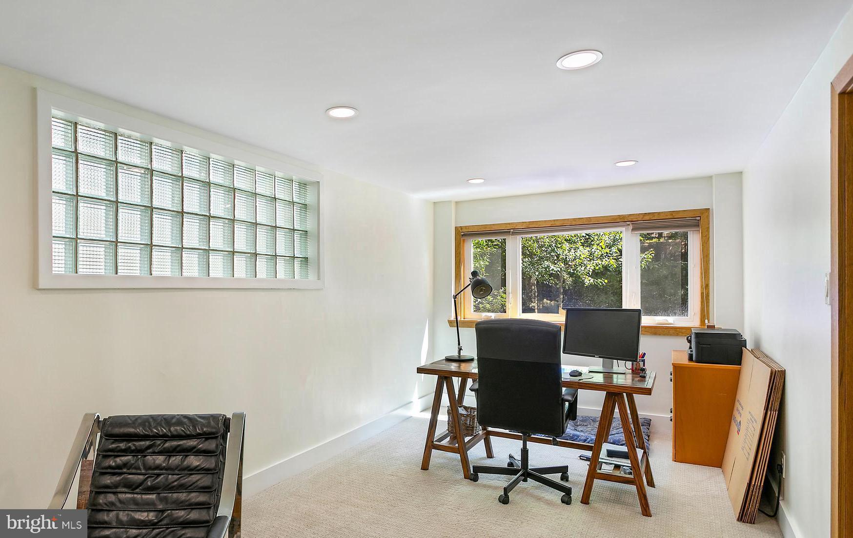 KENSINGTON - Residential