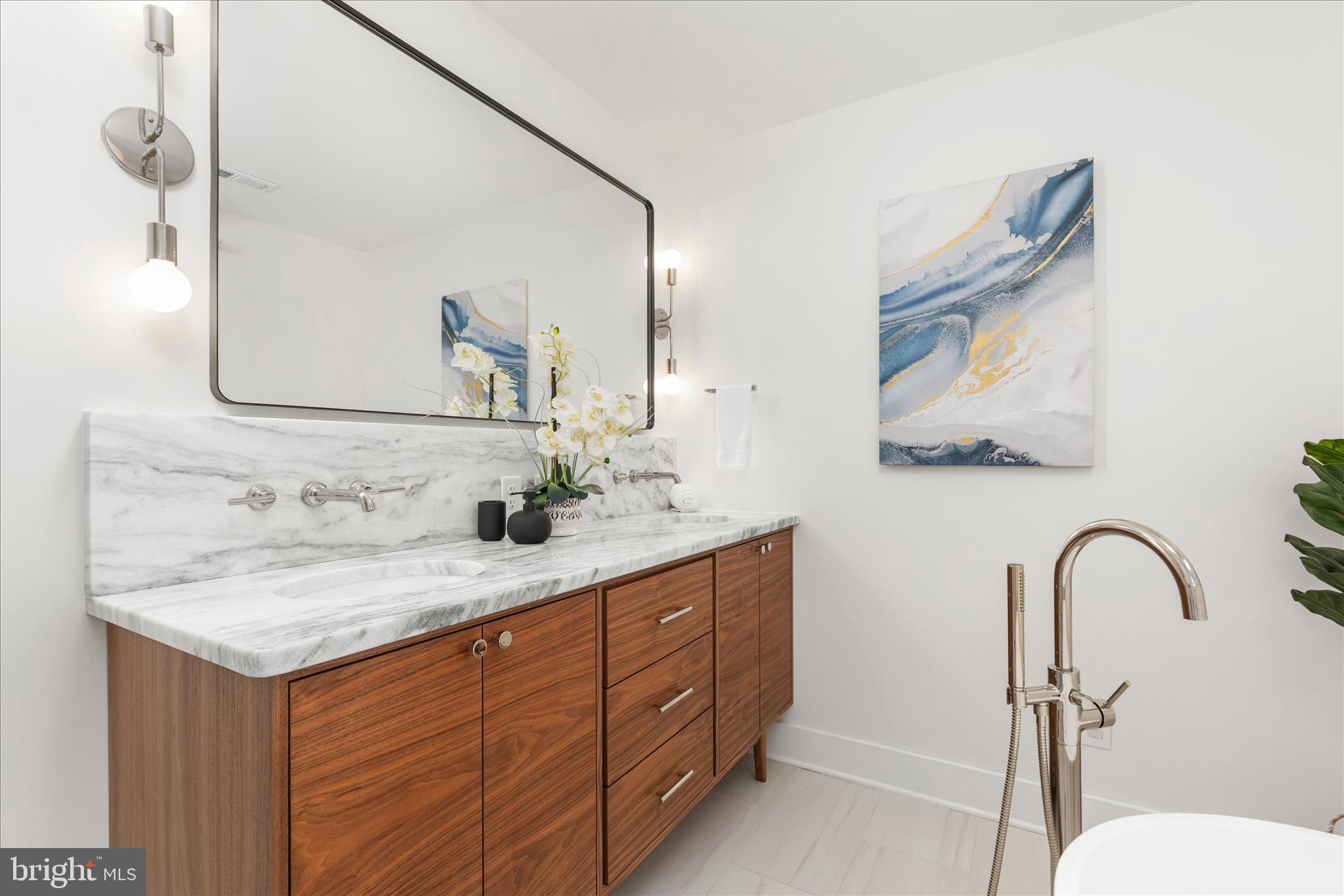 KENSINGTON - Residential