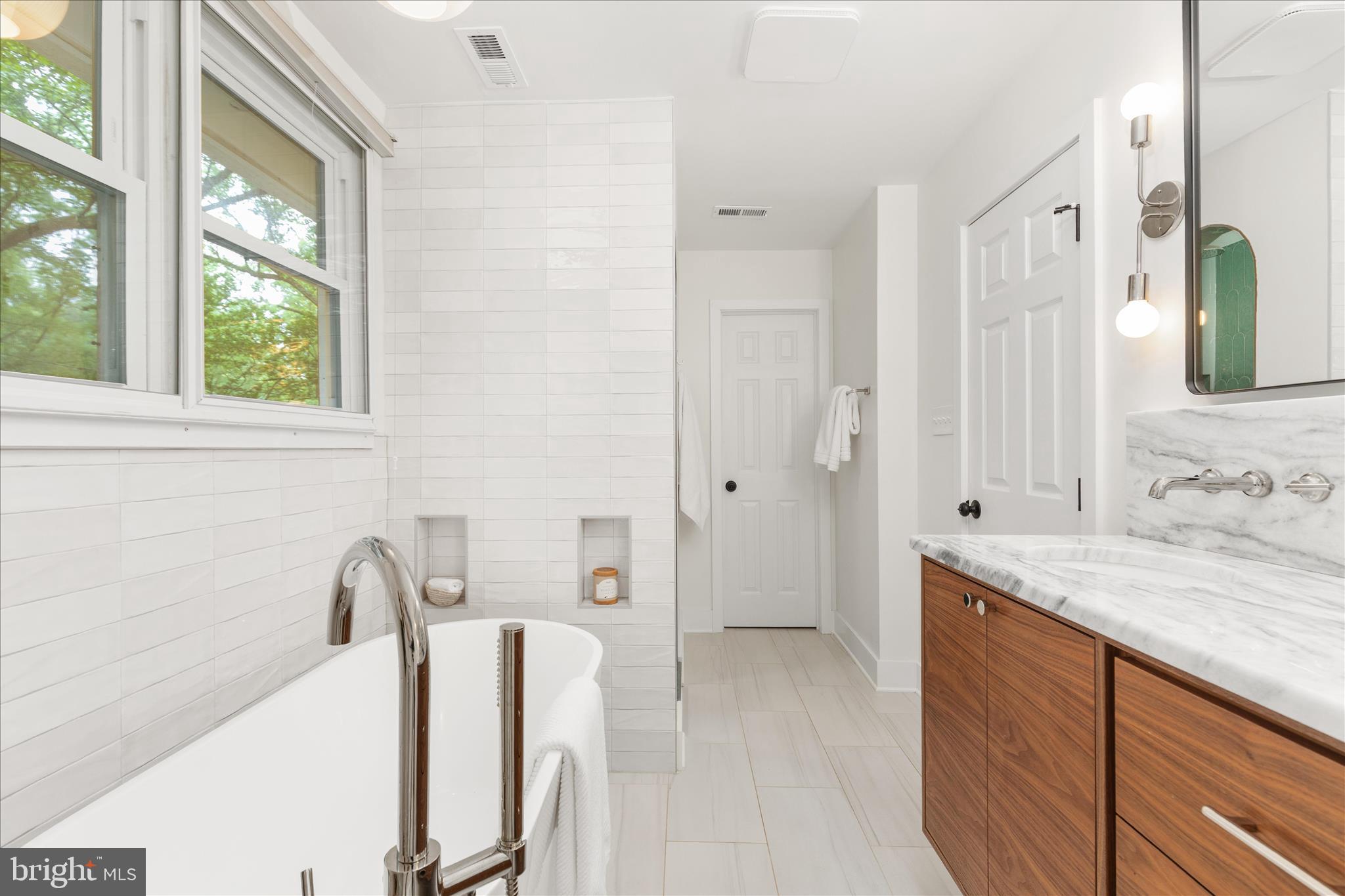 KENSINGTON - Residential