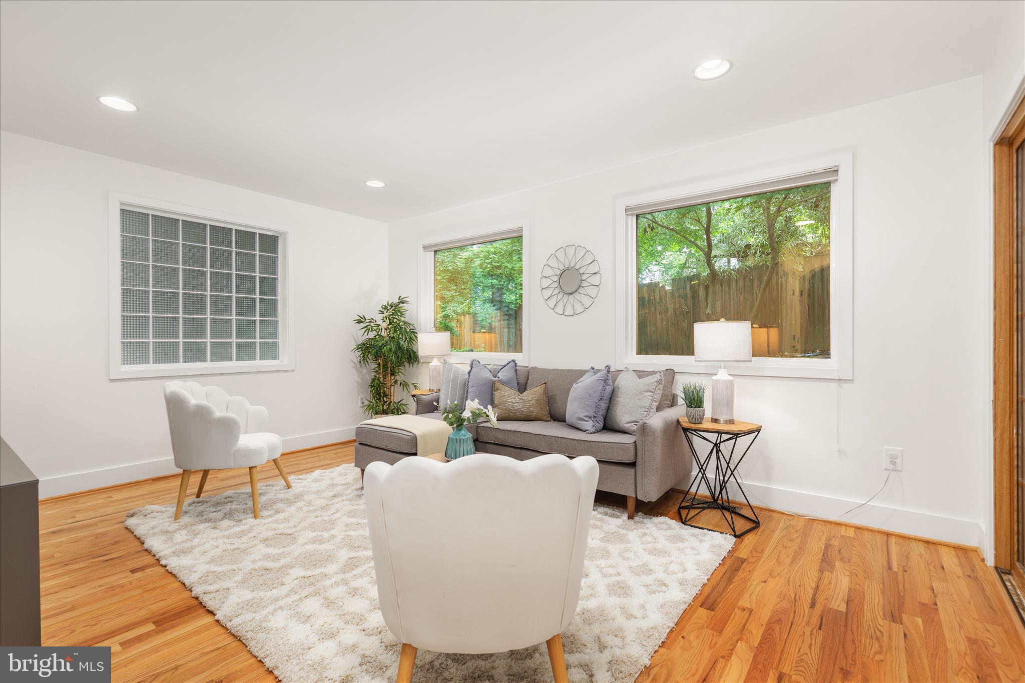 KENSINGTON - Residential