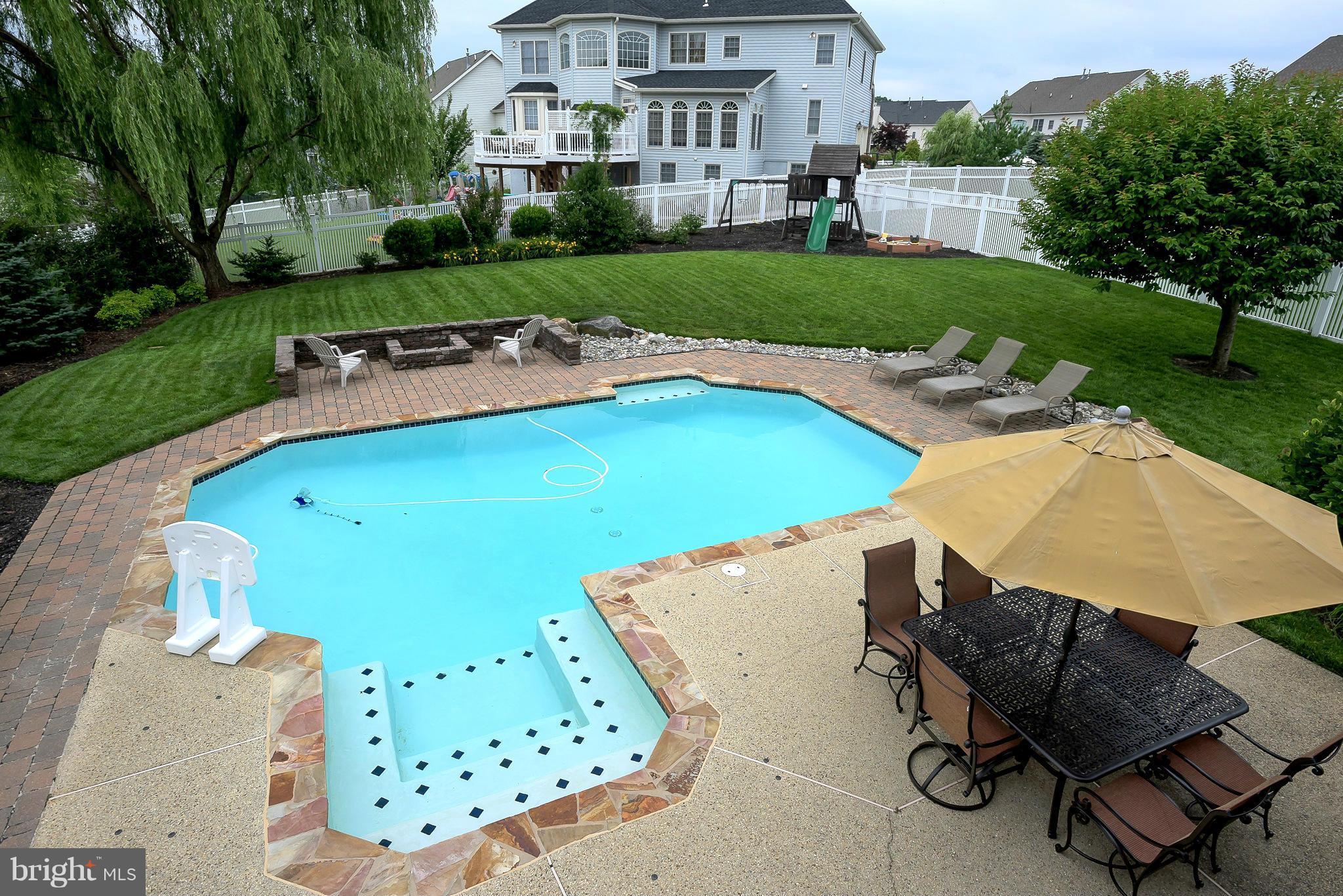 GROVEMONT - Residential