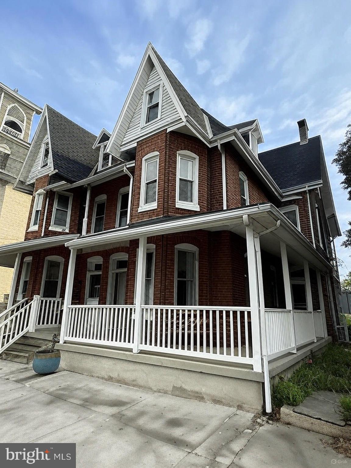 30 W WASHINGTON STREET