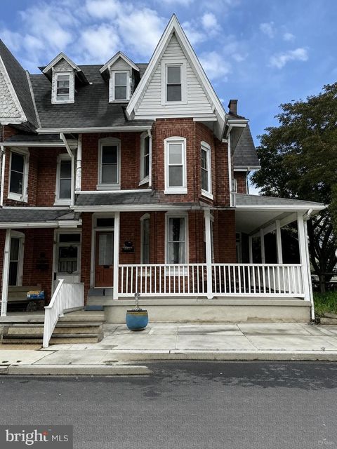 30 W WASHINGTON STREET FLEETWOOD PA 19522