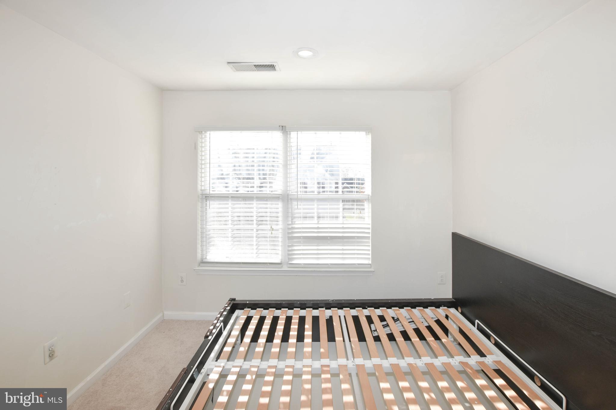 MCNAIR FARMS LANDBAY - Residential Lease