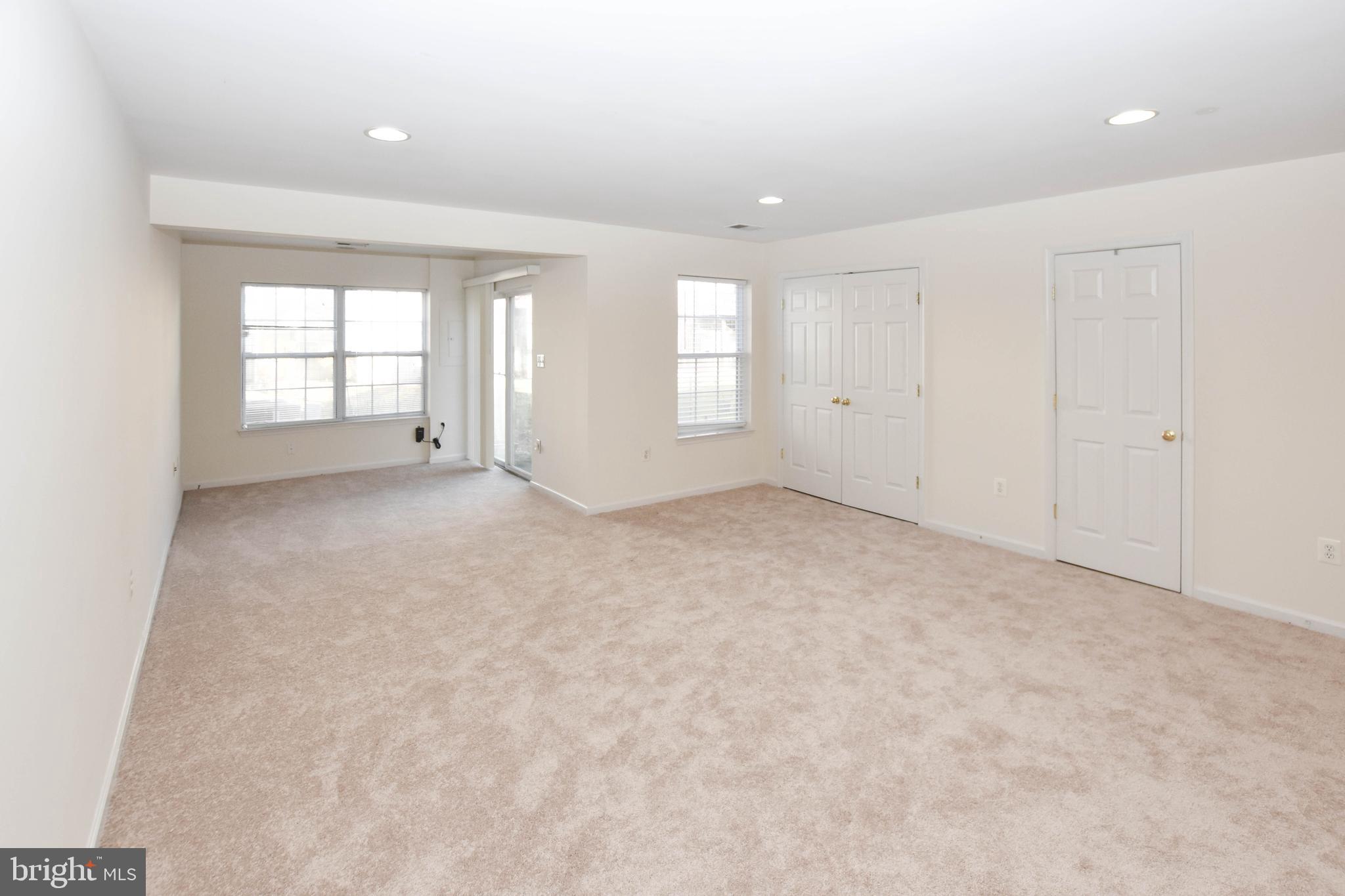 MCNAIR FARMS LANDBAY - Residential Lease