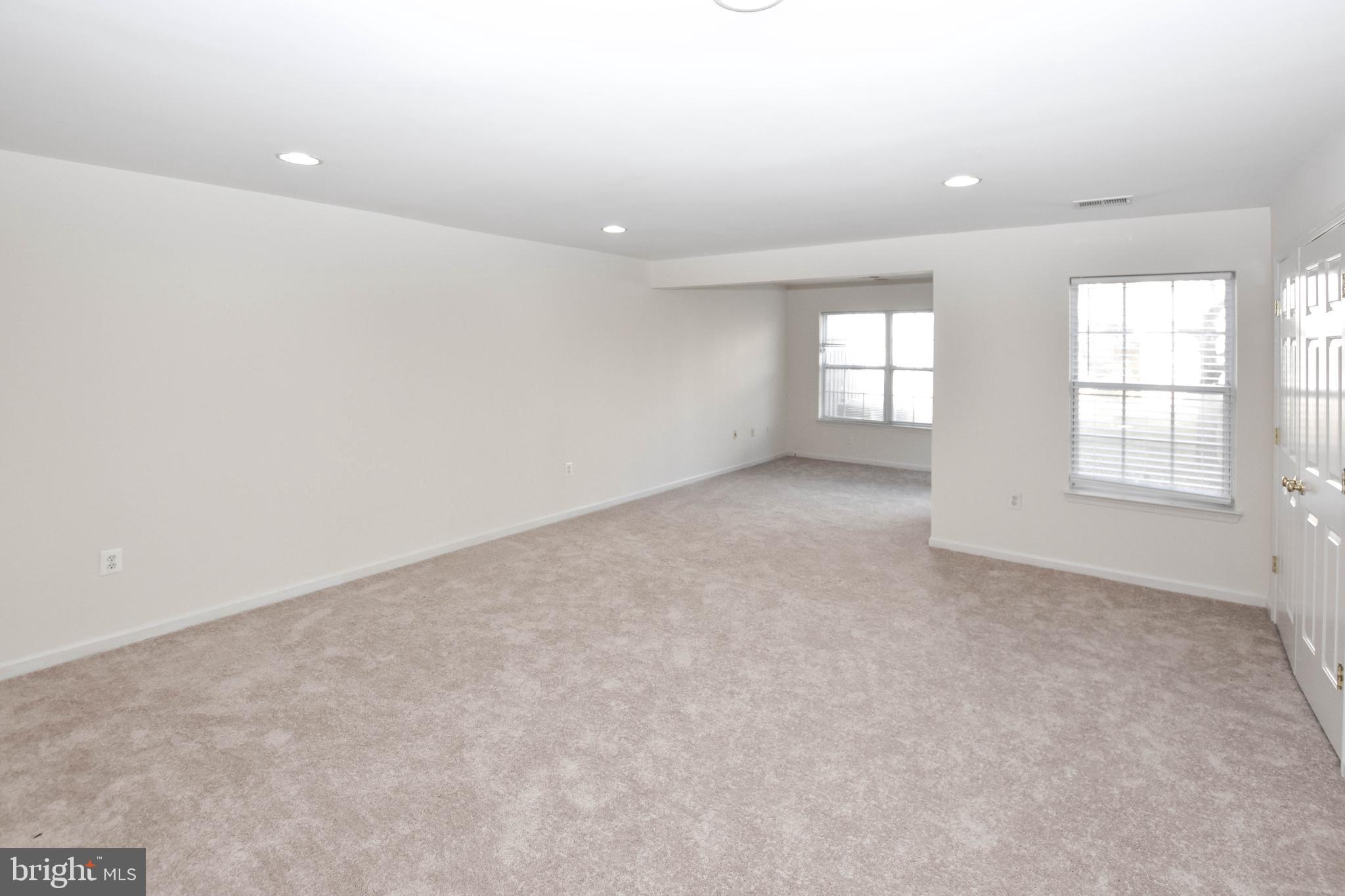 MCNAIR FARMS LANDBAY - Residential Lease