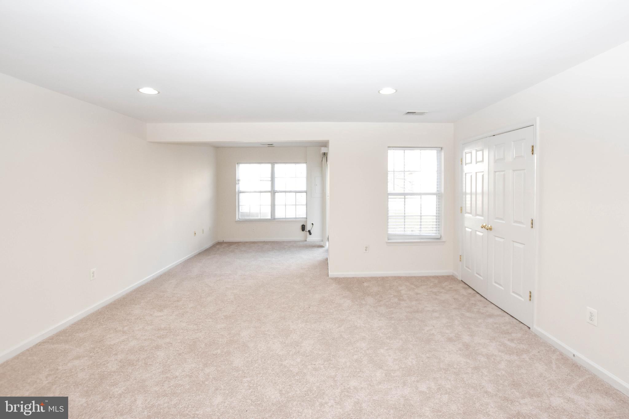 MCNAIR FARMS LANDBAY - Residential Lease