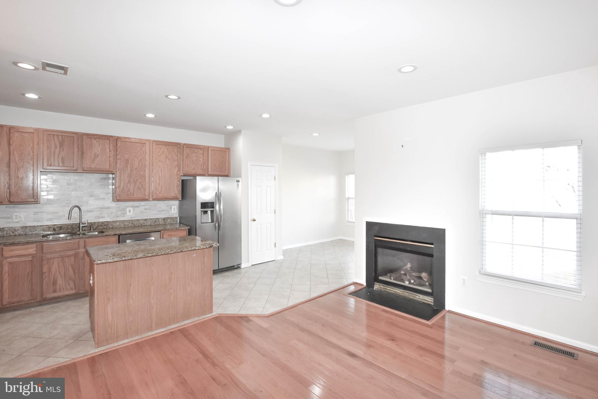 MCNAIR FARMS LANDBAY - Residential Lease