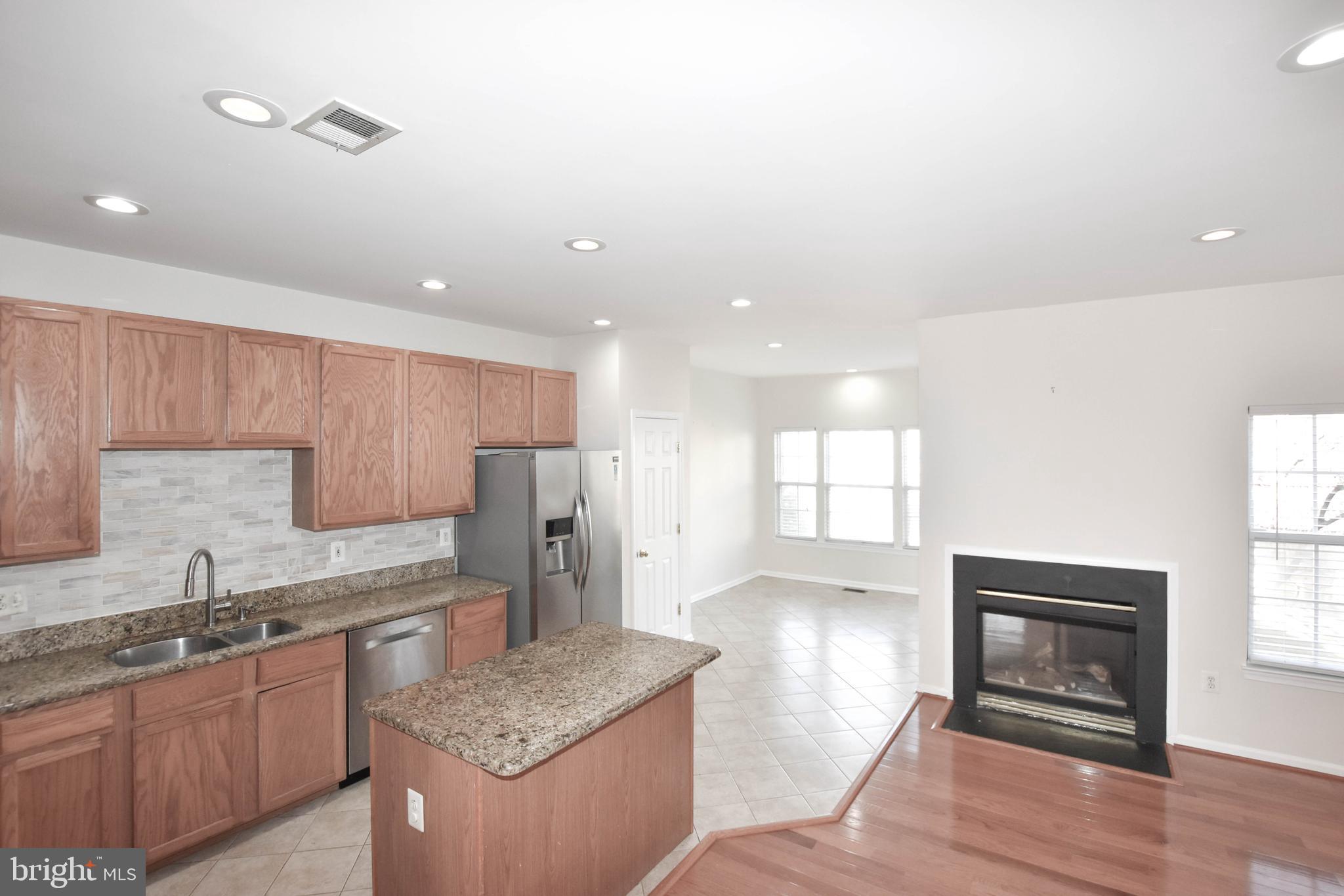 MCNAIR FARMS LANDBAY - Residential Lease