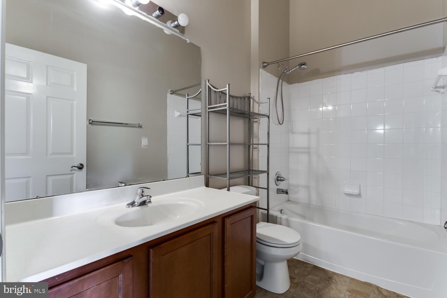 OAK TREE LANDING - Residential