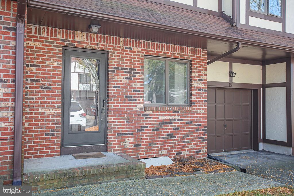 Photo of 15 Leicester Ln, EWING, NJ 08628 (MLS # NJME2066682)