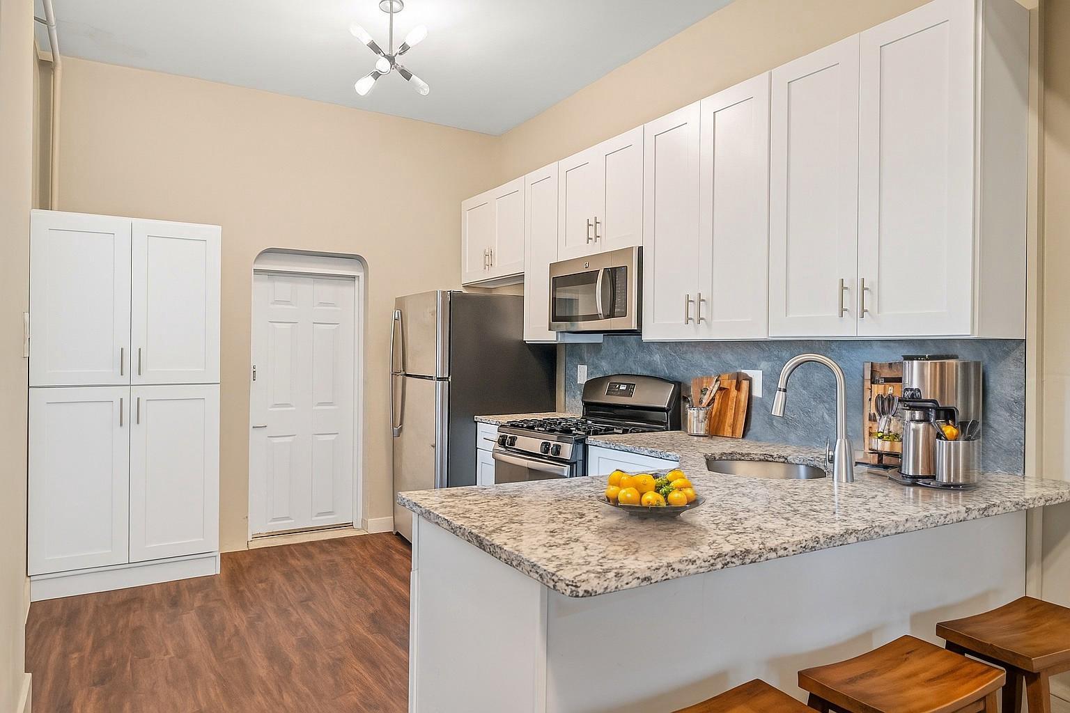 4139 WOODLAND AVENUE