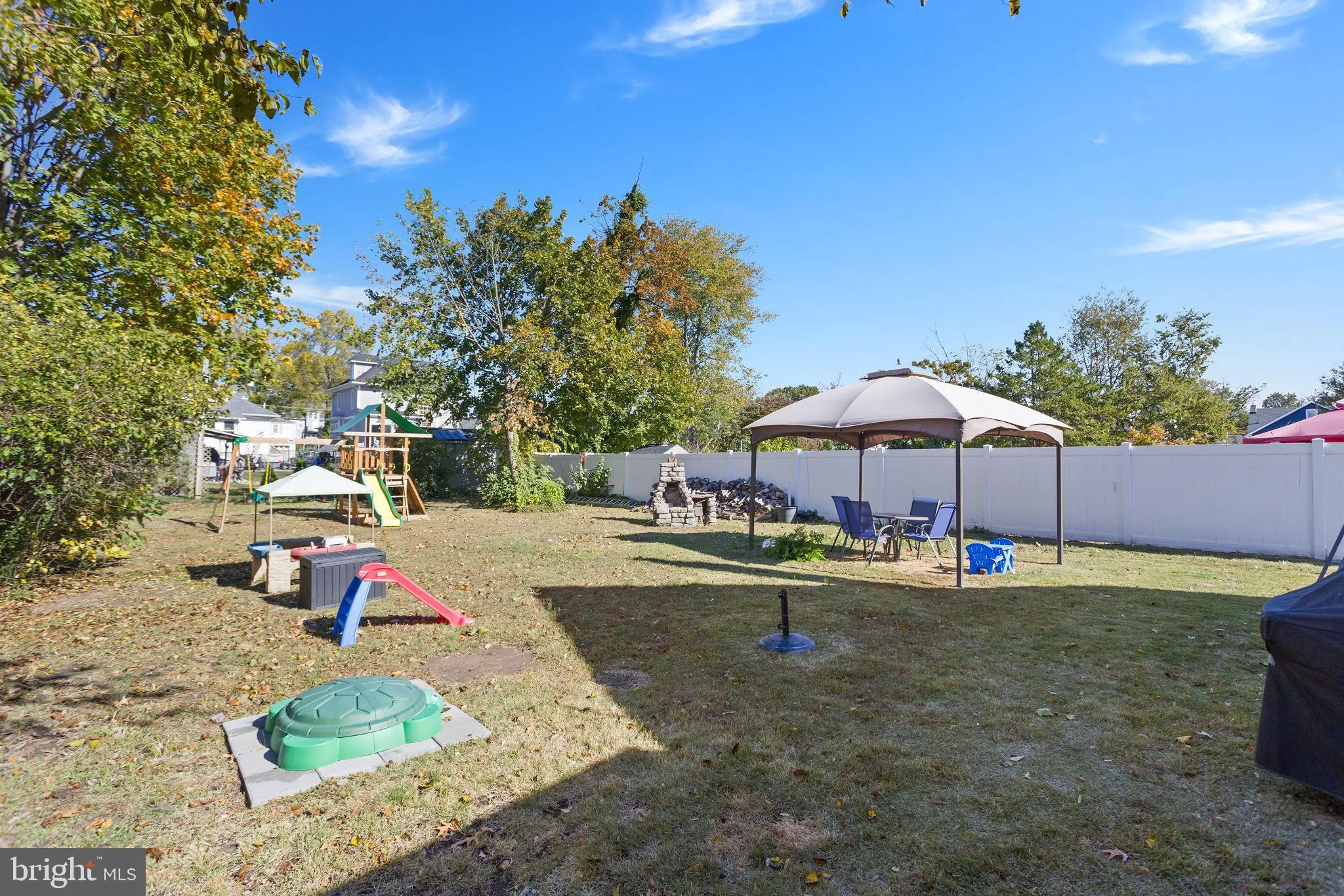 Maple Shade, New Jersey 08052, United States, 4 Bedrooms Bedrooms, ,1 BathroomBathrooms,Residential,Active,237357