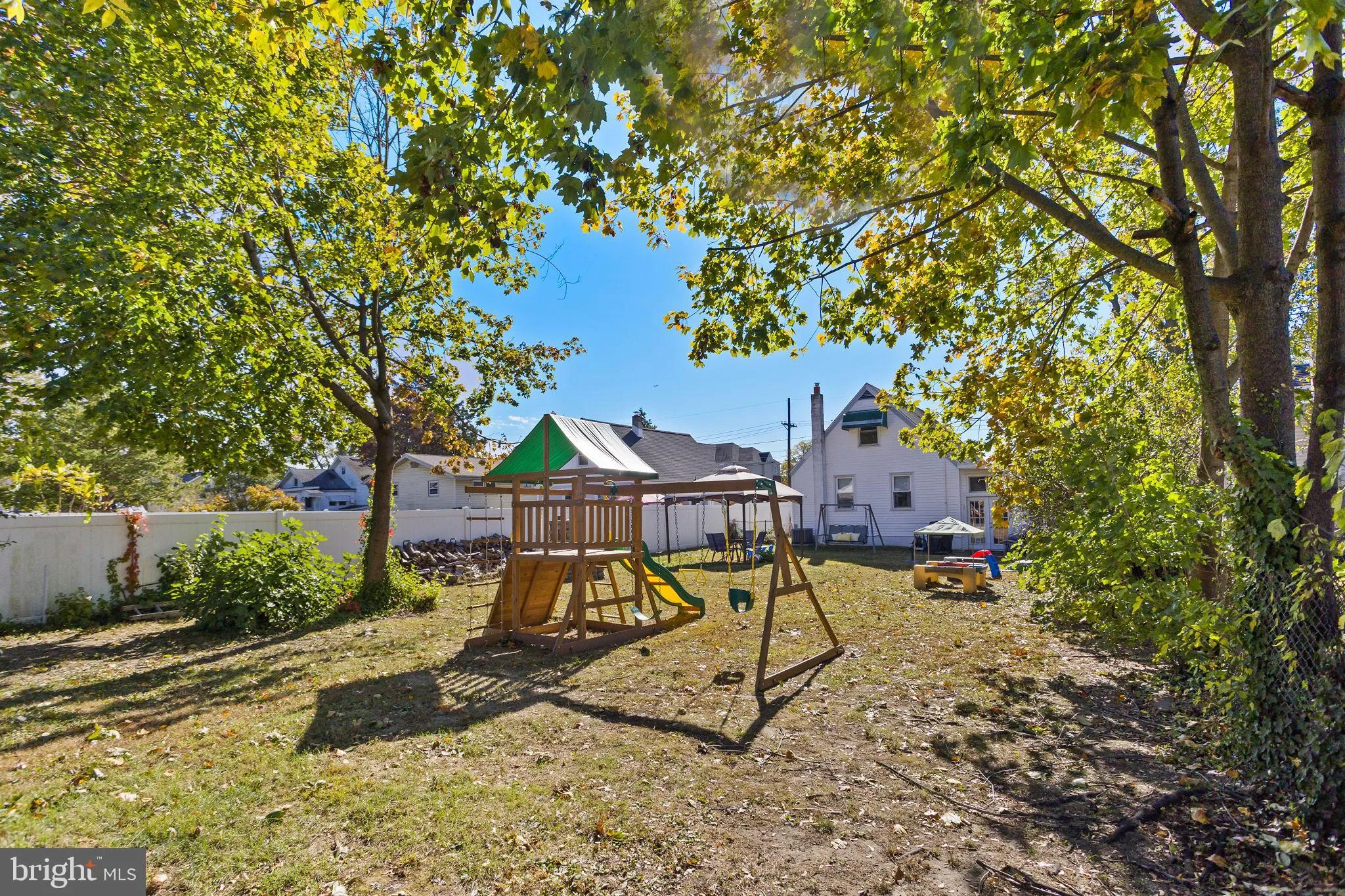 Maple Shade, New Jersey 08052, United States, 4 Bedrooms Bedrooms, ,1 BathroomBathrooms,Residential,Active,237357