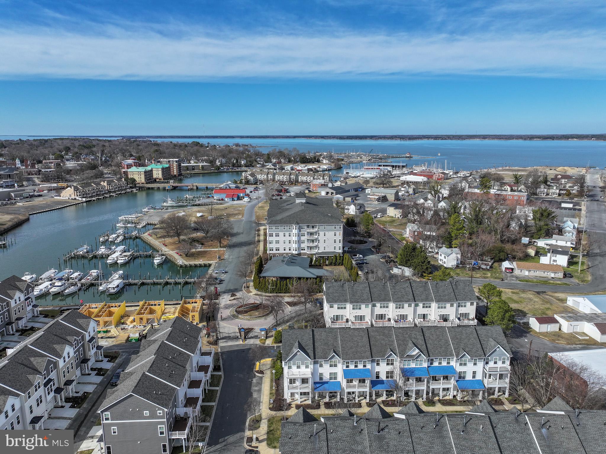 DEEP HARBOUR - Residential