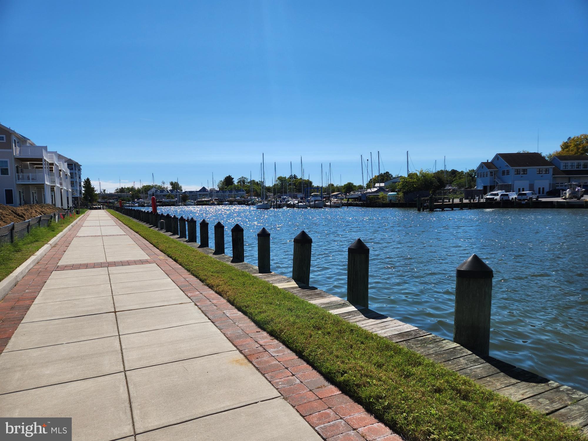 DEEP HARBOUR - Residential