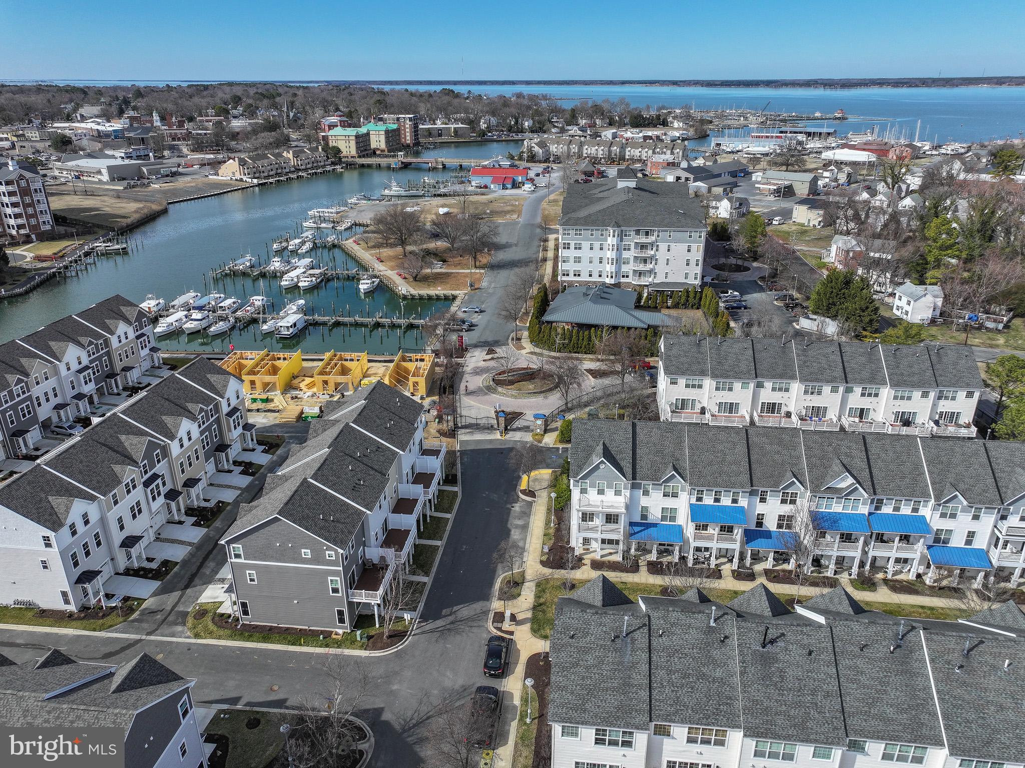 DEEP HARBOUR - Residential