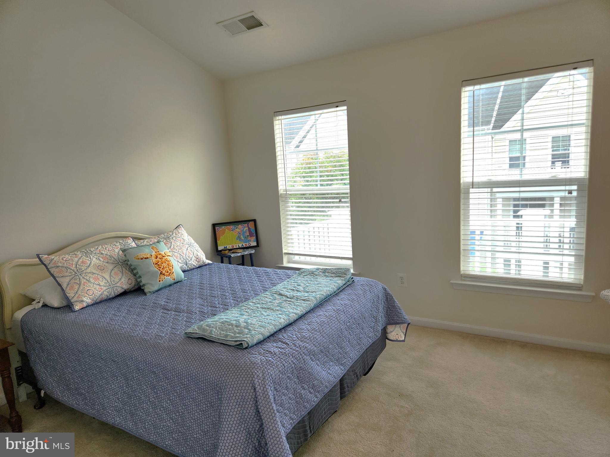 DEEP HARBOUR - Residential