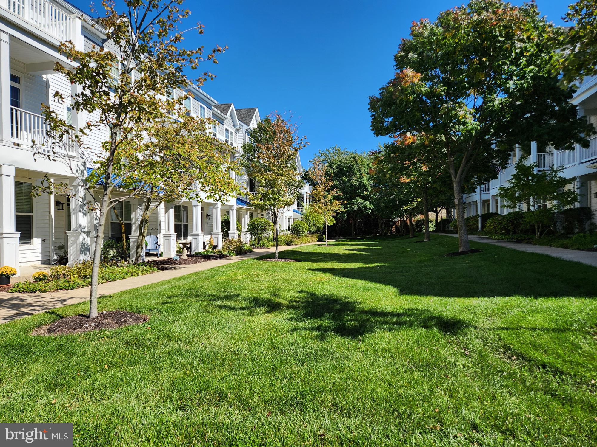 DEEP HARBOUR - Residential