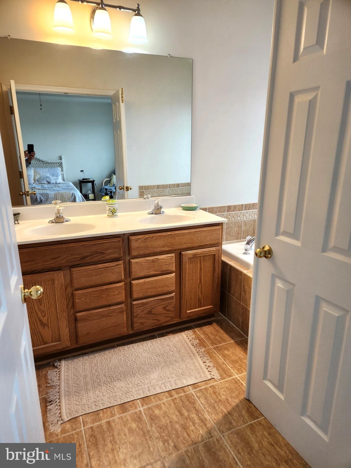 DEEP HARBOUR - Residential