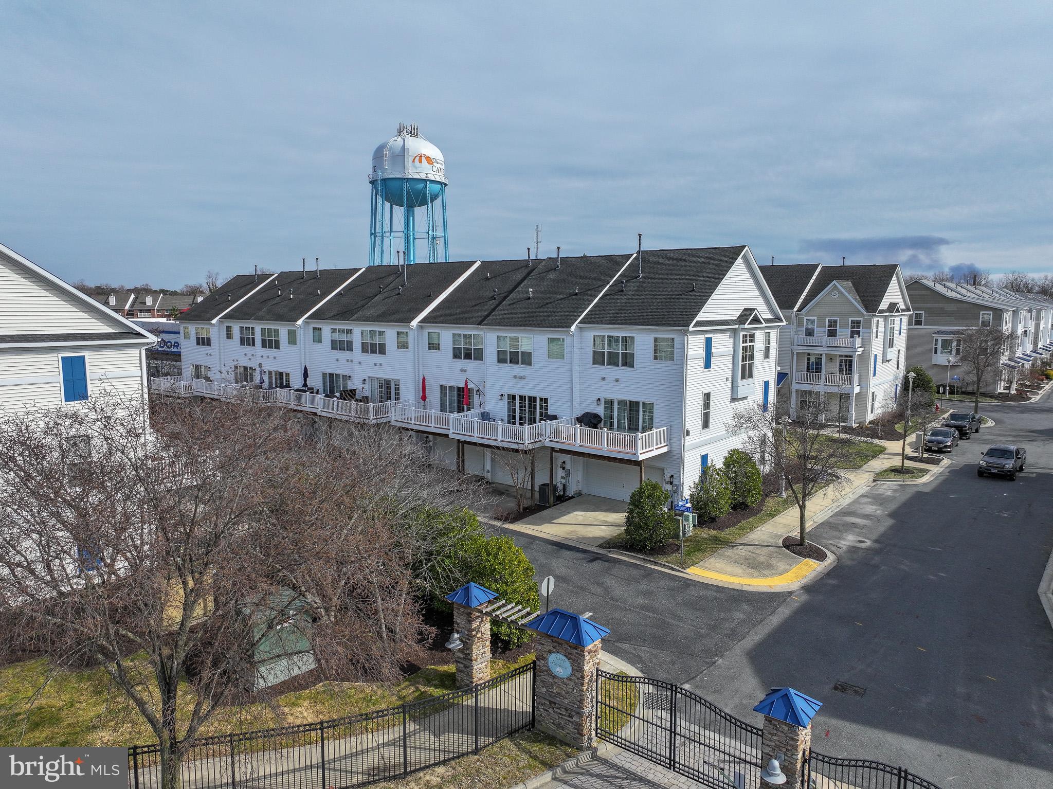 DEEP HARBOUR - Residential