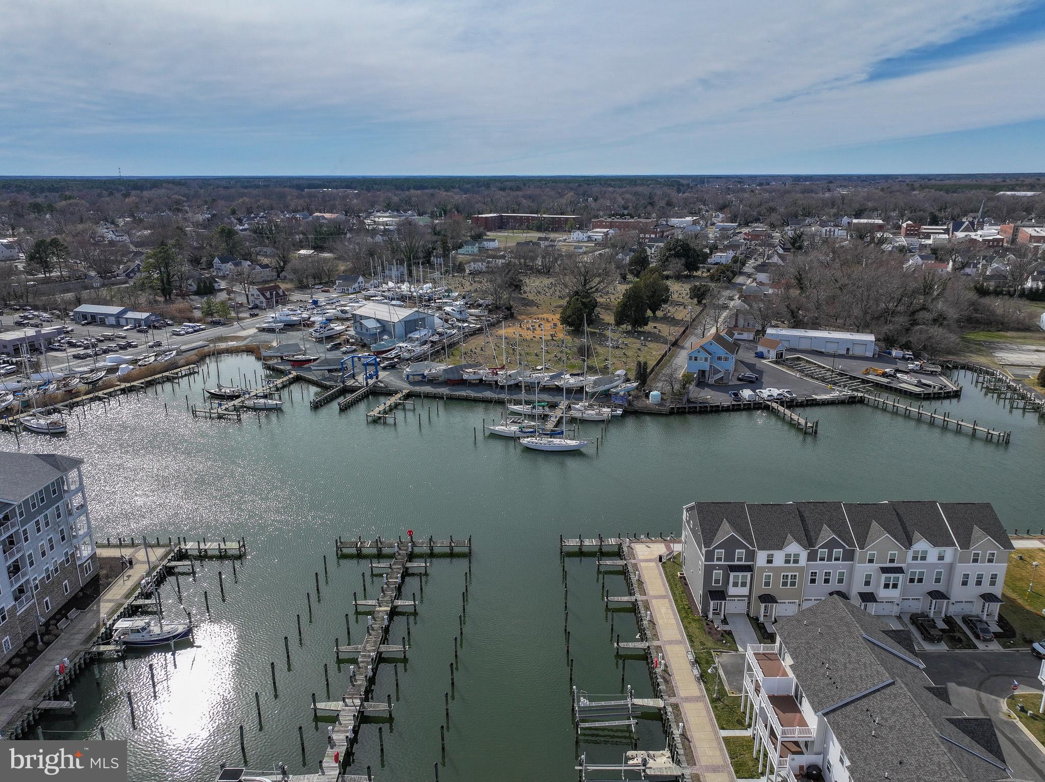 DEEP HARBOUR - Residential