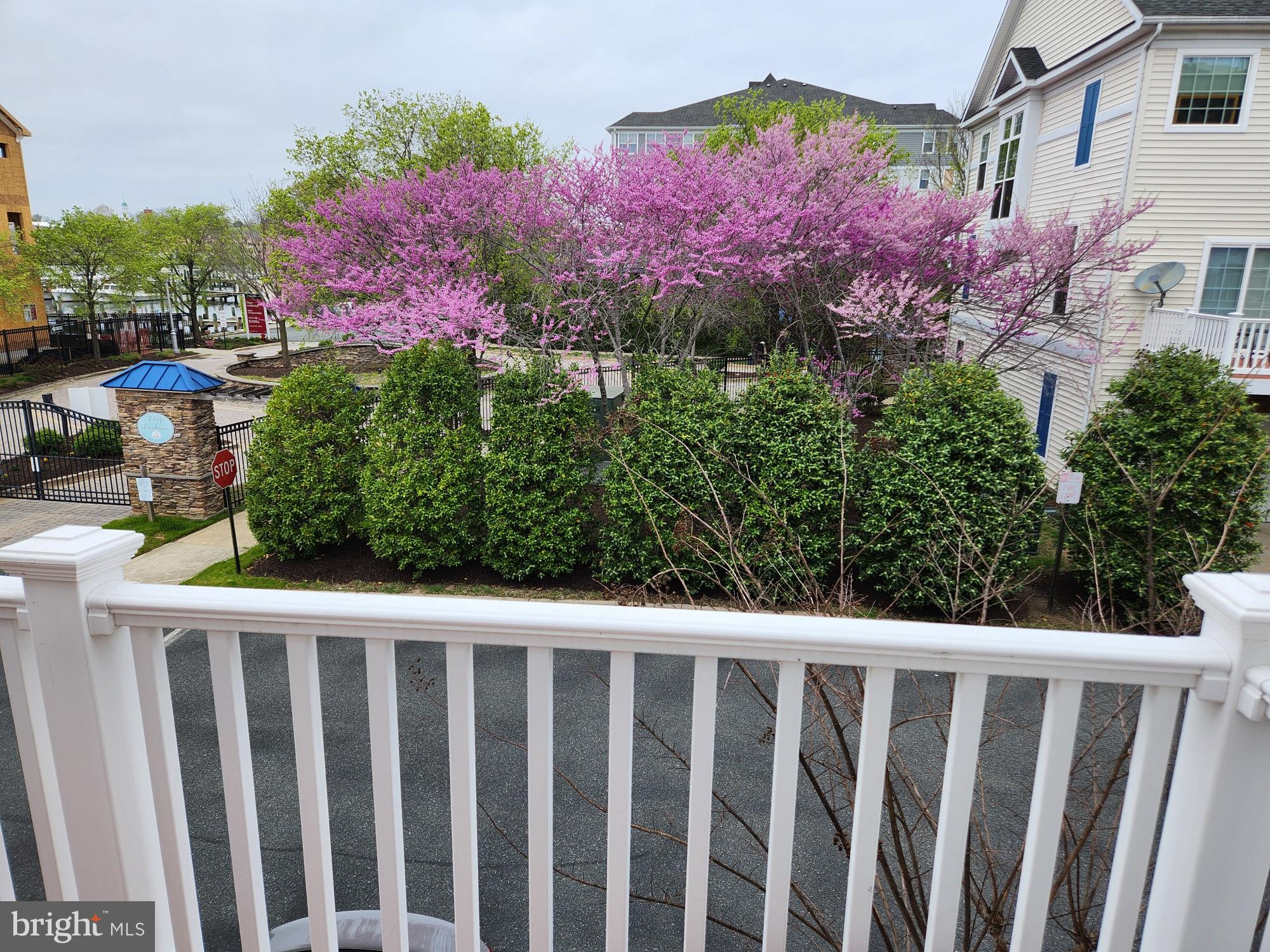 DEEP HARBOUR - Residential