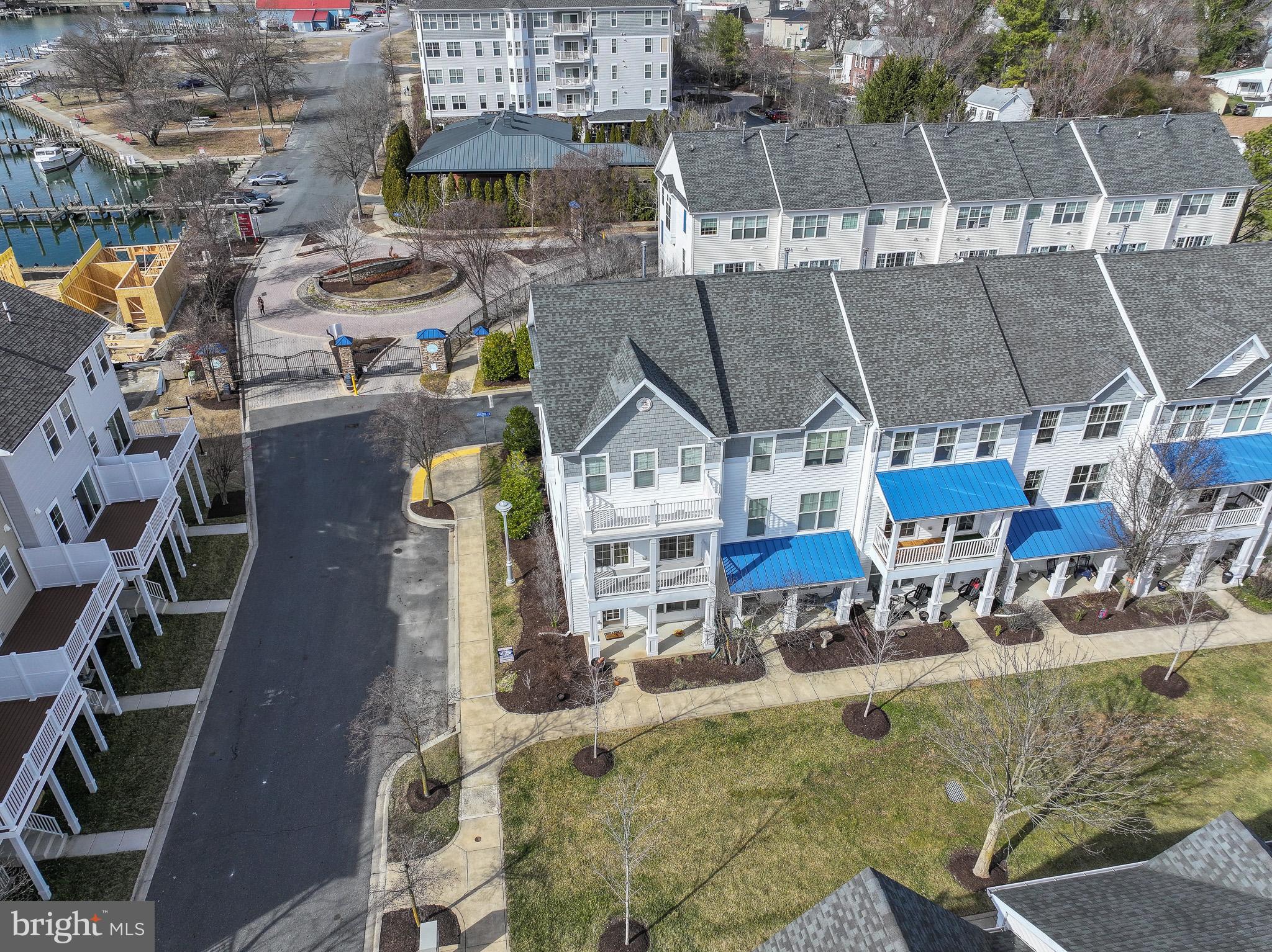 DEEP HARBOUR - Residential