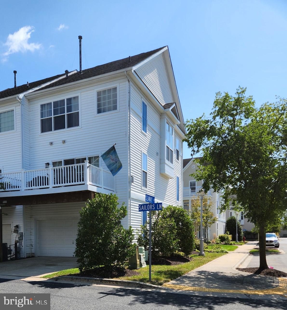 DEEP HARBOUR - Residential