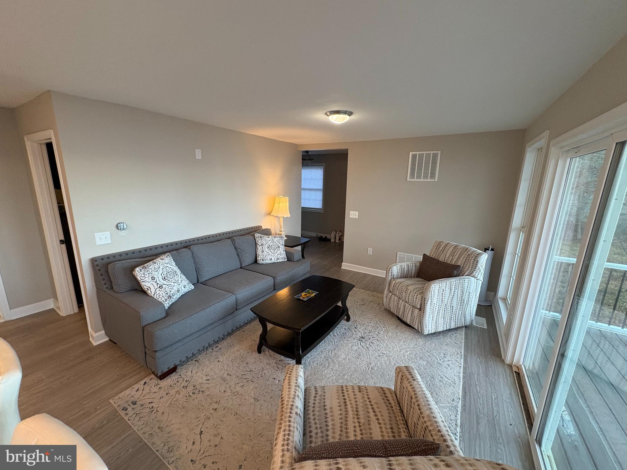 1077 N INDEPENDENCE DRIVE