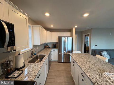 1077 N INDEPENDENCE DRIVE MONTROSS VA 22520