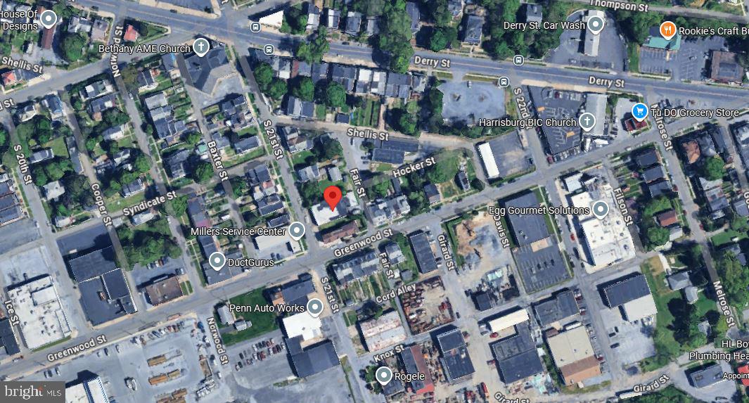 Main image without alt text