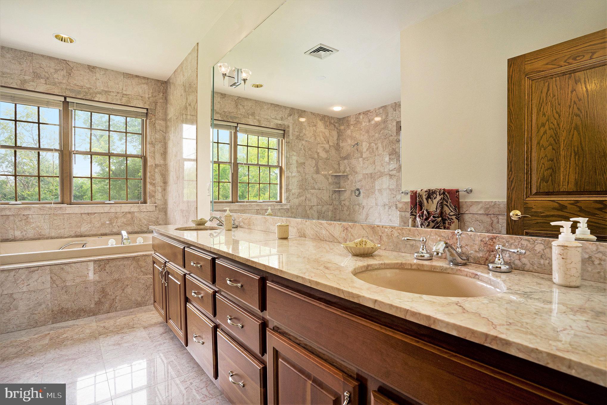 ESTATE HOMES OF WH - Residential