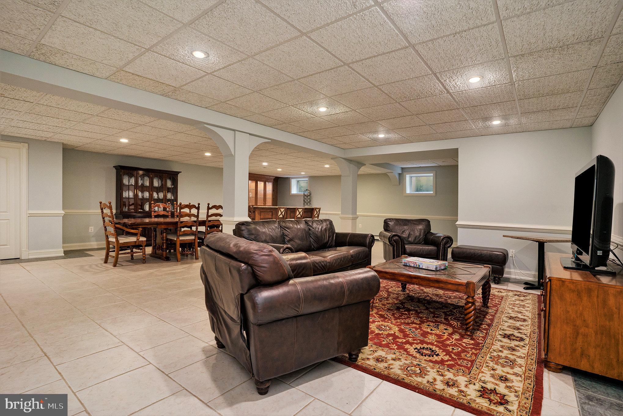 ESTATE HOMES OF WH - Residential