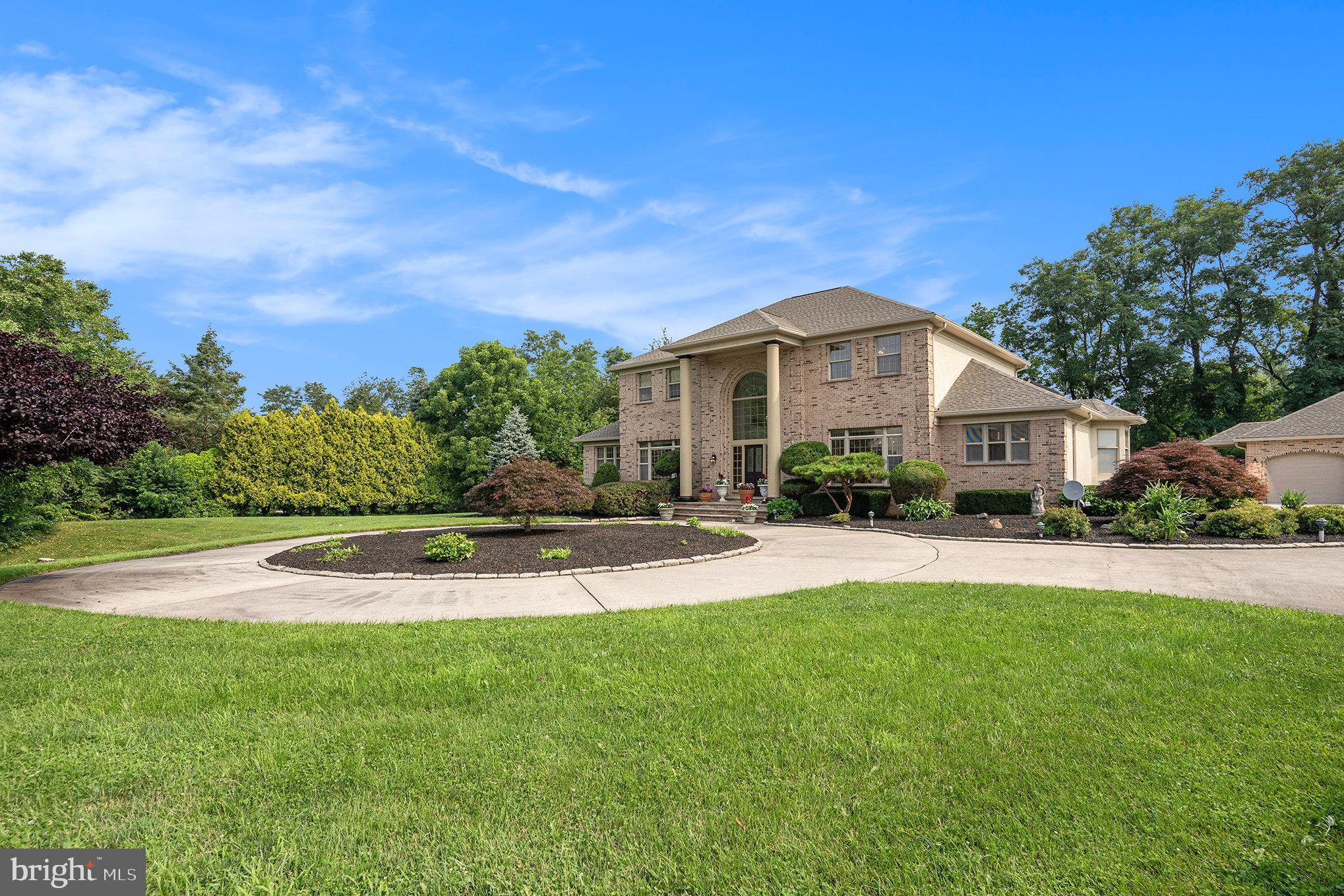 ESTATE HOMES OF WH - Residential