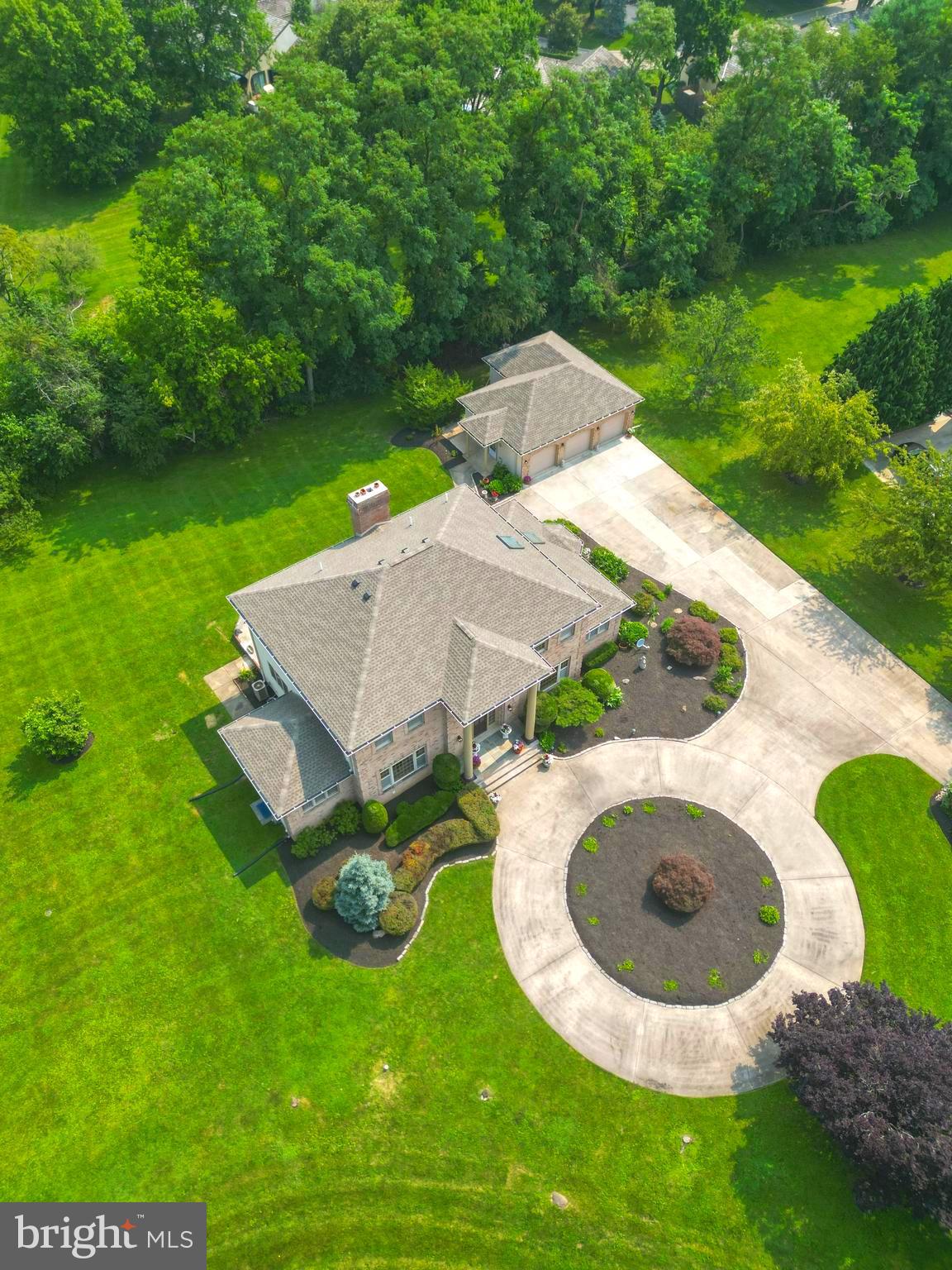 ESTATE HOMES OF WH - Residential